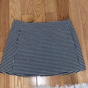 Black and white mini skirt